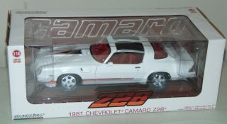 Greenlight Boxed 1981 Chevrolet Camaro Z28 1:18 Scale White Die Cast
