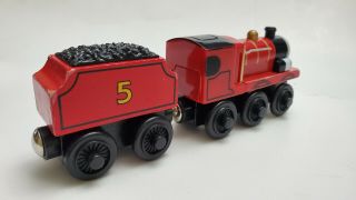 TALKING JAMES & TALKING JAMES’ TENDER - Thomas & Friends Wooden Railway 3
