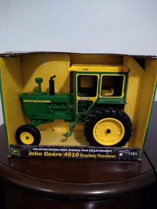 Ertl John Deere 4010 Tractor Collector Edition