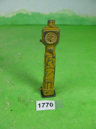 Vintage Britains Or Other Lead Water Air Pump Model Garage Displays 1770