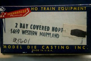 Western Maryland 2 Bay Covered Hopper 5601built - Up Kit By Roundhouse - Ho 0822