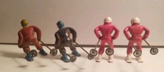 4 SKIING BARCLAY MANOIL CHRISTMAS WINTER FIGURE VINTAGE TRAIN LAYOUT 2