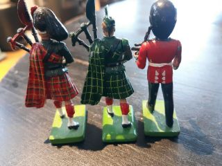 Vintage W.  BRITAIN Scots Guard Bagpipe toys soldiers - - 1990 1986 1988.  England 3