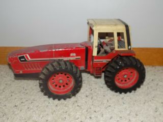 Large Ertl 1/16 International Harvester 3588 2,  2 Swivel Red Metal Toy Tractor