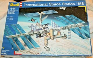 Rare Revell International Space Station " Iss " Model Kit 04842 1/144 Mib