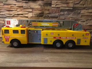 30 " Tonka Titans Yellow Fire Engine Truck 328 With Ladder Lights Sounds