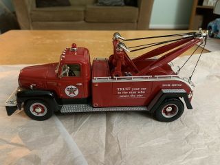 First Gear Texaco 1957 International R - 200 Tow Truck Red With Black Trim