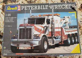 1/25 Revell Peterbilt Can Do Wrecker Kit Started But Appears Complete.