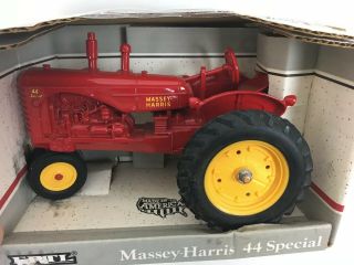 Vintage Ertl Massey Harris 44 Special Tractor 1/16 Scale Diecast Model Toy Red 3