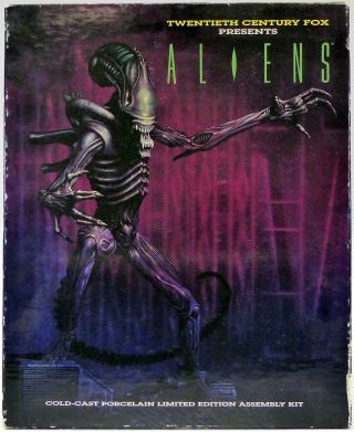 Aliens Alien Warrior Cold - Cast Porcelain Model Kit | Dark Horse | 1991