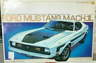 Otaki Ford Mustang Mach 1.  1/12th Scale Contents