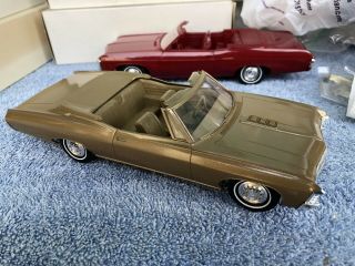 Amt 1967 Chevrolet Impala Ss 427 Convertible Promo In Granada Gold Car Is