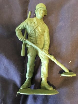Vintage 5 Inch Plastic Us Army Soldier Mine Sweep Rare