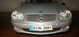 Maisto 1:18 1/18 Mercedes Benz SL Class Silver Convertible 2