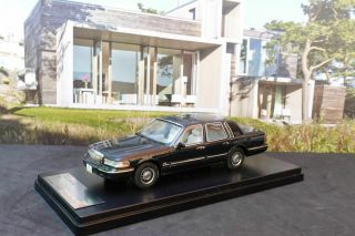 1/43 Premium X Premiumx 1996 Lincoln Town Car Black Scale Model
