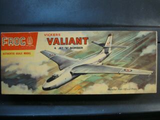 1958 Vintage Frog 1/96 Vickers Valiant 4 Jet " V " Bomber 353.  P