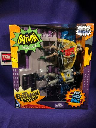 Mattel Batman 66 Classic Tv Series & Robin Holy High Rise Autographed Adam West