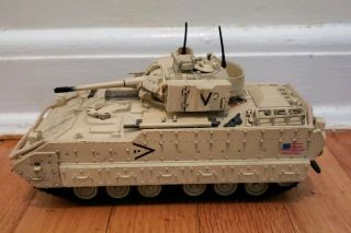 Unimax Forces Of Valor 1/32 Scale Tank U.  S.  M2a2 Bradley (kuwait,  1991) (1)