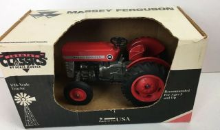 Massey - Ferguson 135 1/16 Die Cast Tractor Ft - 0813 Collector 