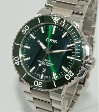 Oris Aquis Date Automatic Green Dial/bezel Mens Ss Watch W/box And Papers