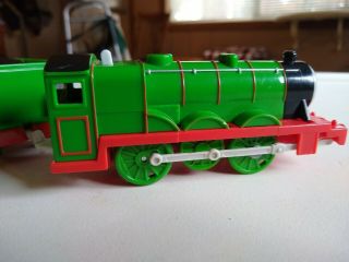Thomas & Friends Trackmaster Motorized 3 TALKING HENRY Train Engine & Tender 2