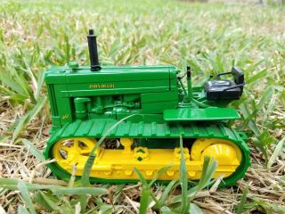 John Deere 40 Crawler Tractor Die Cast Toy Farm 5072 1/16 Scale Ertl Agriculture