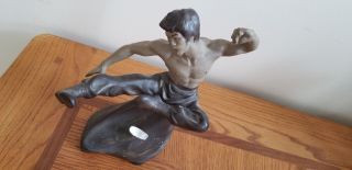Vintage Kung Fu Martial Arts Bruce Lee Ceramic Statue - Sidekick - 9 Inches Tall