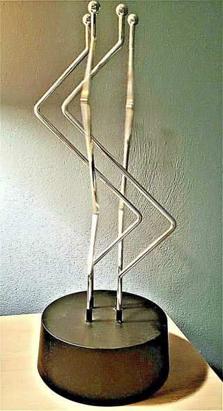 Vintage Kinetic Sculpture / Perpetual Motion Toy – Plastic Silver Rods in Motion 2
