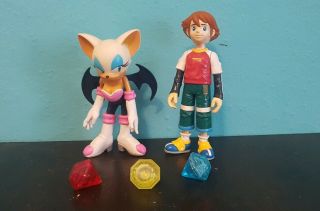 Sonic X Rouge The Bat & Chris Thorndyke Figures With Chaos Emeralds