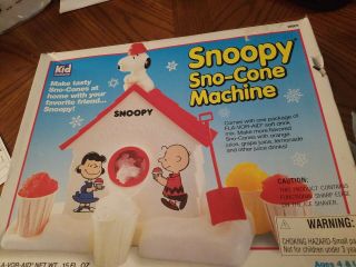 Snoopy Sno - Cone Machine Snow Cone Maker Vintage 1992 Charlie Brown Shaved Ice