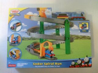 Thomas & Friends Take - N - Play Railway Sodor Spiral Run Train Set Complete Open Bx