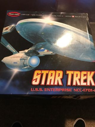 Polar Lights - Star Trek U.  S.  S.  Enterprise Ncc - 1701 - A 1/350 Scale Model Kit