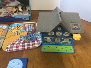 Jim Henson’s Bear In The Big Blue House Who’s In My Room Game Pop Up Puzzle 2