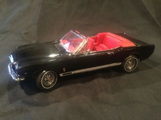 American Muscle Authentics 1965 Ford Mustang Convertible 1/18 Scale