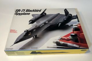 Testors 1/48 Lockheed Martin Sr 71 Blackbird Spy Plane Kit