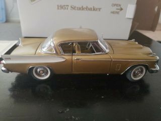 Danbury 1957 Studebaker Golden Hawk Coupe 1:24 Scale Diecast Model Gold Car
