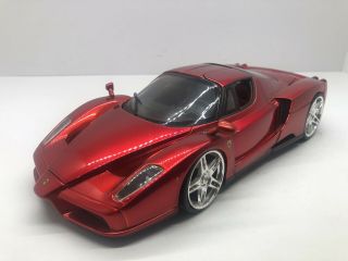 1:18 Hot Wheels Enzo Ferrari Whips (model H0326,  Metallic Red)