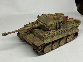 Ww2 German Tiger Tank,  1/35,  Built & Finished For Display,  Fine,  Airbrushed.  (b)
