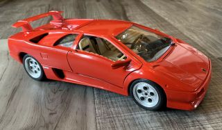1:18 Bburago 1990 Lamborghini Diablo Die - Cast Car - Red