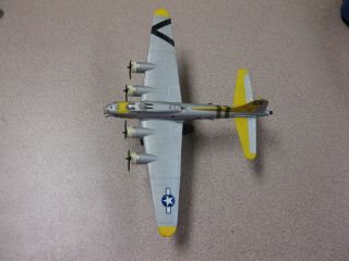 Scale 1:155 B - 17g A Bit O Lace Aircraft On Stand 6 Inches Long 8 Inches Wide