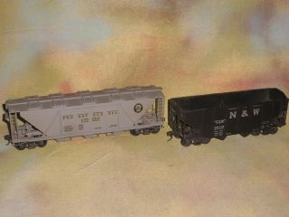 2 O - Scale 2 - Rail Kit Built Freights,  Nw Hopper Car 25745 & Prr Hopper 175263
