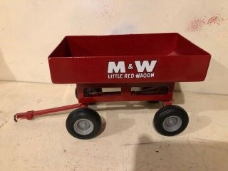 M & W Little Red Gravity Wagon For A Tractor 1/16 Mw Grain
