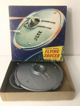 Vintage Paul Lindberg Ufo Flying Saucer 517 Model Kit 1st Sci Fi Kit