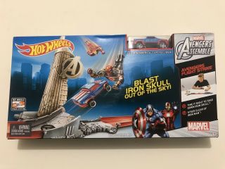 Hot Wheels Marvel Avengers Flight Strike - Iron Man Cap Red Skull - Sealed/new