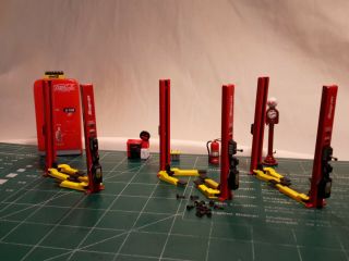 Snap - On Diorama Twin Post Lifts True Scale 1/43,  1/24 Coca - Cola,  More