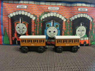 Thomas Wooden Train Annie & Clarabel Train Car @ Great