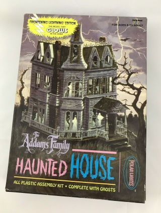 The Addams Family Haunted House Glow Model Kit 5002 Polar Lights Reissue 1995