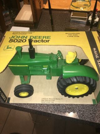 John Deere 5020 Decal Variation tractor VINTAGE 1/16 Ertl Co.  NIB Box 555 2