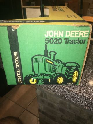 John Deere 5020 Decal Variation tractor VINTAGE 1/16 Ertl Co.  NIB Box 555 3