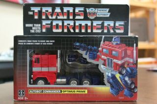 Transformers E5003 Vintage G1 Optimus Prime Collectible Figure